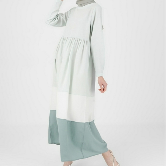 Crew neck unlined modest dress - Picture 4 of 5